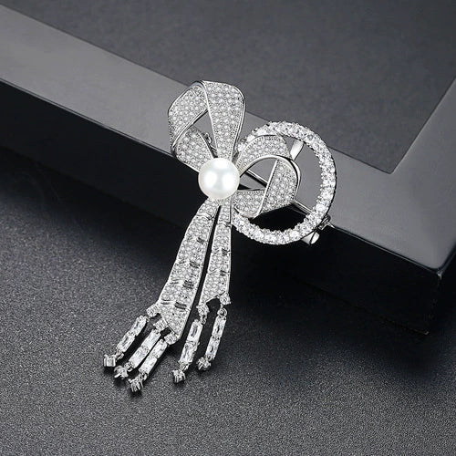 Women's Geometric Bow Brooch Copper Pin With Microinlaid Zircon And Electroplated Finish For Elegant Accessories