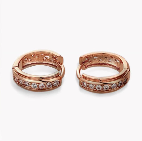 Women's Geometric Diamond Earrings In Electroplated Alloy With A Curved Statement Design For Fashion Jewelry Collections