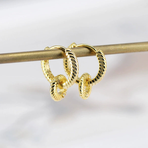 Women's Geometric Double Hoop Earrings With Silver Needle And Copper Retro Exaggerated Rotating Hoop Design Electroplated Finish