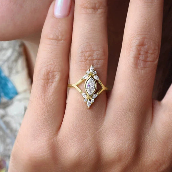 Women's Geometric Drop Shape Copper Ring With Zirconia Light Luxury Style