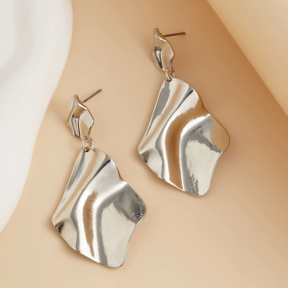Women's Geometric Flower Statement Stud Earrings With Pleated Texture Zinc Alloy And Ecofriendly Electroplated Finish