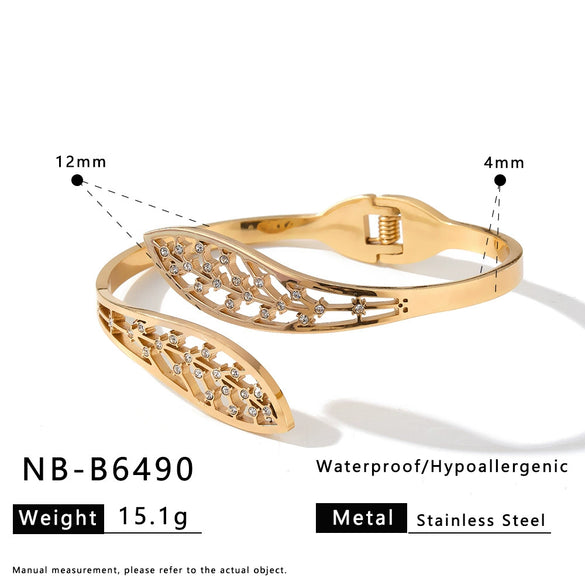 Women's Geometric Hollow Stainless Steel Bracelet With Rhinestone Accents And 18K Gold Vacuum Plated Simple Fashion Style