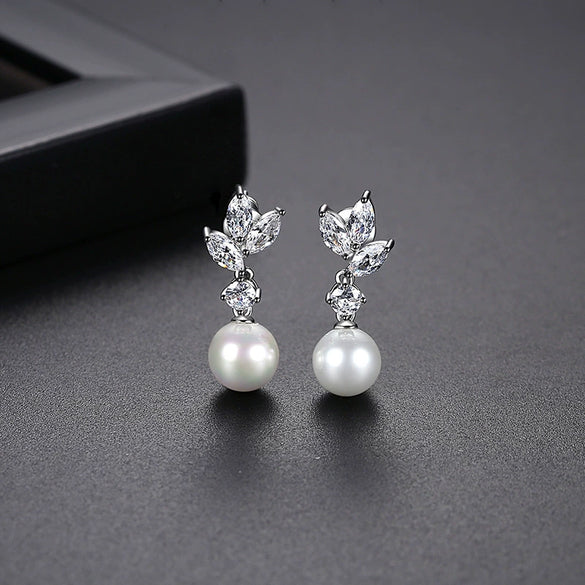 Women's Geometric Leaf Earrings With Pearl And Horse Eye Zircon Accents Electroplated Copper Fashion Jewelry