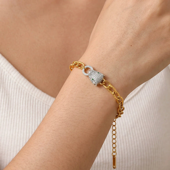 Women's Geometric Leopard Pendant Bracelet In Stainless Steel With Rhinestones And 18K Gold Vacuum Plating