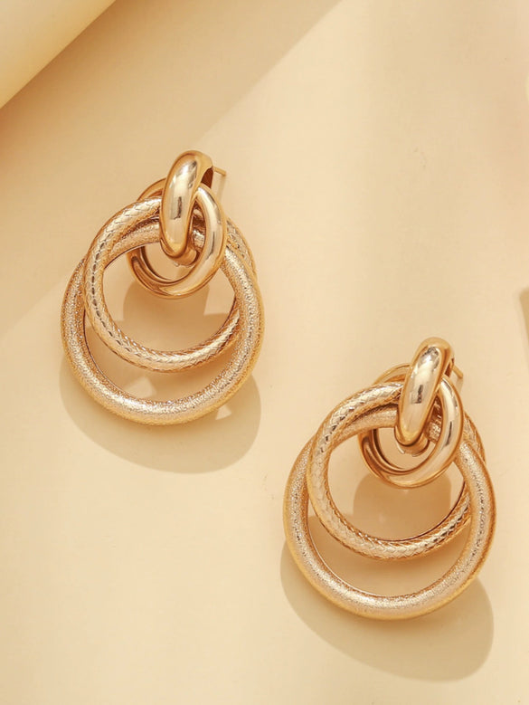Women's Geometric Metal Pearl Earrings With Electroplated Finish Exaggerated Retro Fashion Statement Jewelry