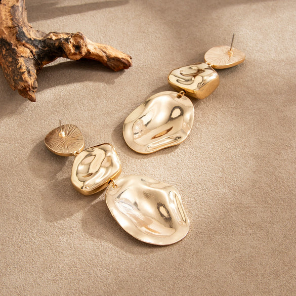Women’s Geometric Ombre Resin Statement Earrings With Irregular Hammered Glossy Metal Finish And Steel Posts