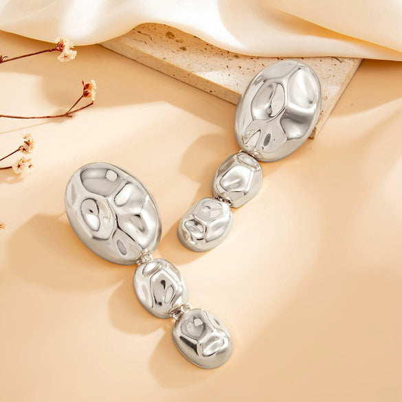 Women's Geometric Oval Hammered Patchwork Drop Earrings Glossy Pleated Iron Design With Electroplated Finish And Steel Posts