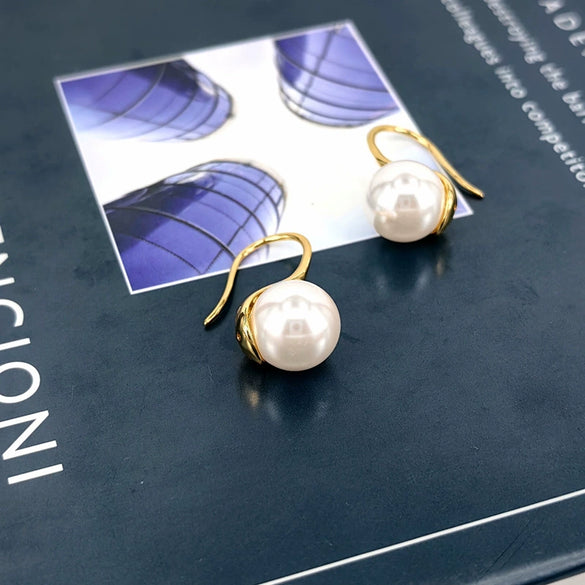 Women's Geometric Pearl Earrings Electroplated Copper Jewelry With Steel Ear Posts