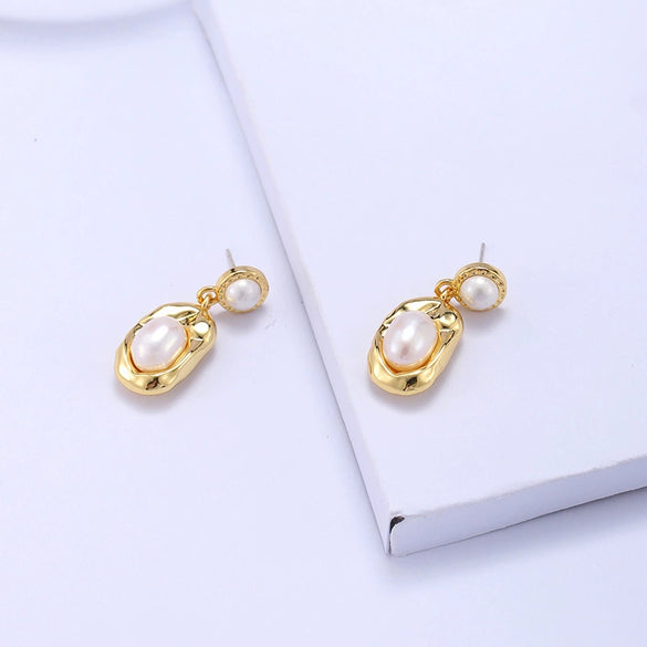 Women's Geometric Pearl Earrings In Gold Plated Copper Minimalist Fashion Jewelry For Wholesale