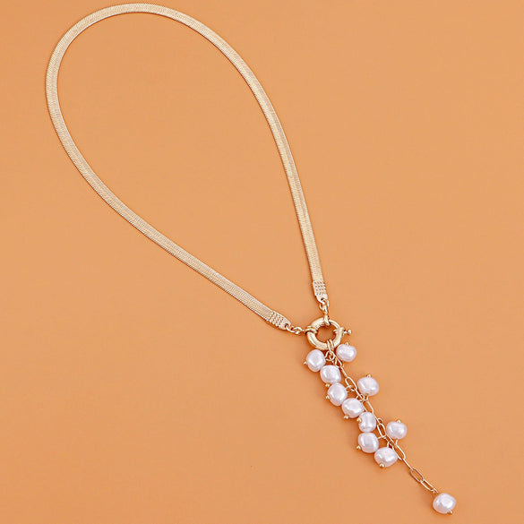 Women's Geometric Pearl Pendant Necklace With Electroplated Alloy Snake Bone Chain Fashion Jewelry