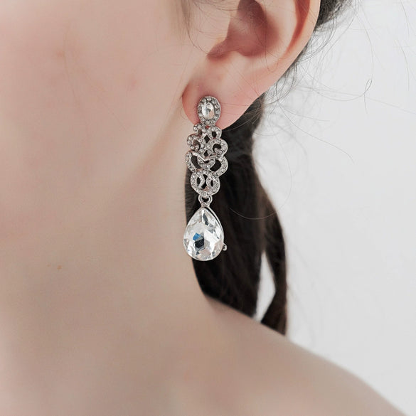 Women's Geometric Rhinestone Alloy Earrings Vintage Fashion Statement Jewelry For Everyday Wear And Bridal Occasions