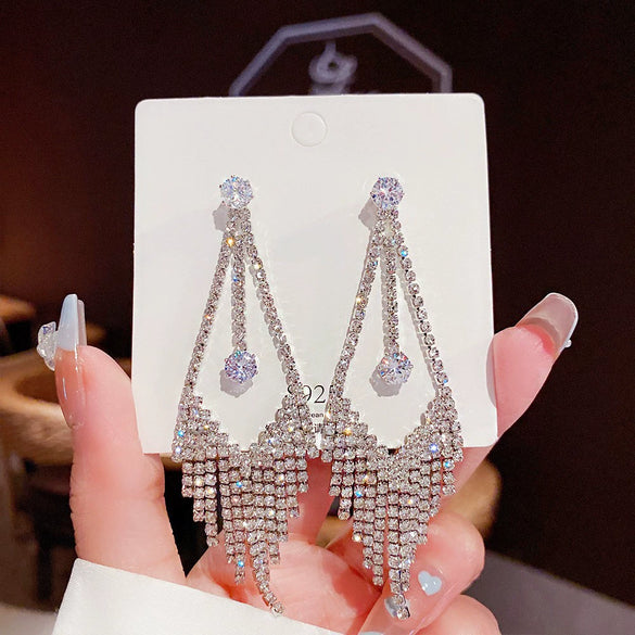 Women's Geometric Rhinestone Alloy Earrings Vintage Fashion Statement Jewelry For Everyday Wear And Bridal Occasions