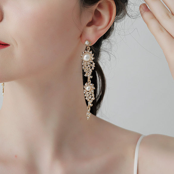 Women's Geometric Rhinestone Alloy Earrings Vintage Fashion Statement Jewelry For Everyday Wear And Bridal Occasions