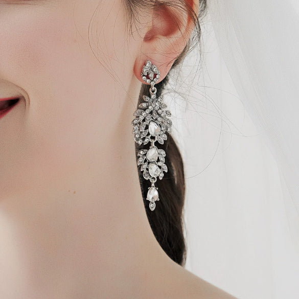 Women's Geometric Rhinestone Alloy Earrings Vintage Fashion Statement Jewelry For Everyday Wear And Bridal Occasions