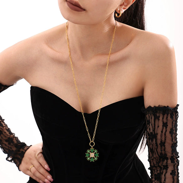 Women's Geometric Snowflake Pendant Necklace With Zircon Detail Electroplated Stainless Steel Chain And Light Luxury Style