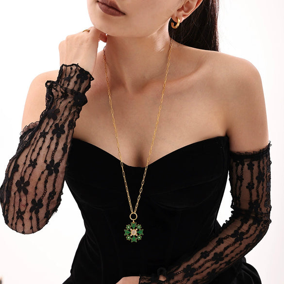 Women's Geometric Snowflake Pendant Necklace With Zircon Detail Electroplated Stainless Steel Regular Chain Light Luxury Style