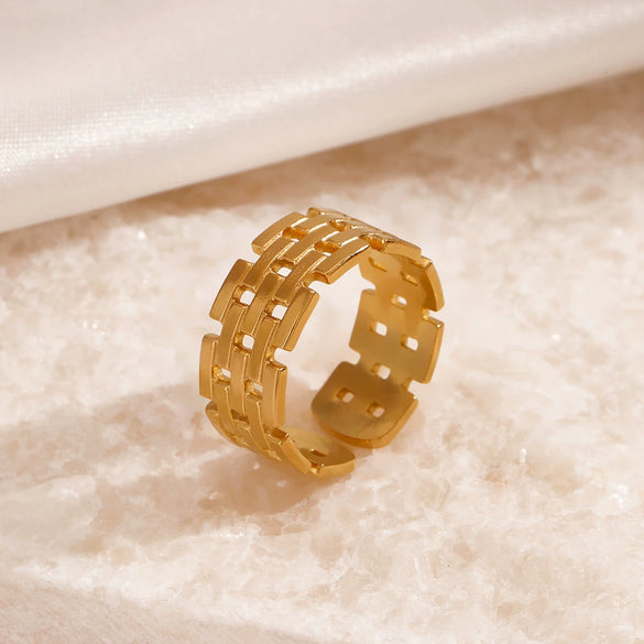 Women's Geometric Square Titanium Steel Ring French Retro Style Real Gold Electroplated