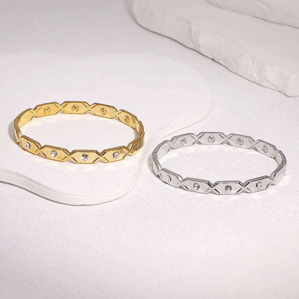 Women's Geometric Stainless Steel Bracelet With Colorfast Gold Plated Finish And Modern Minimalist Design