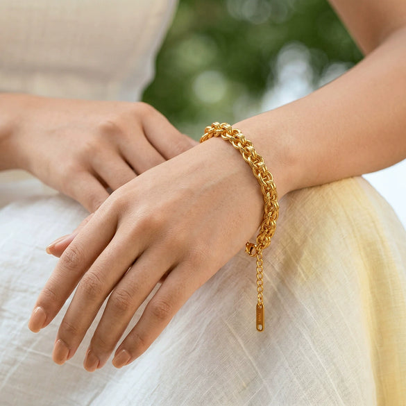 Women's Geometric Stainless Steel Bracelet With 18K Gold Vacuum Plating Simple Stylish Fashion Jewelry