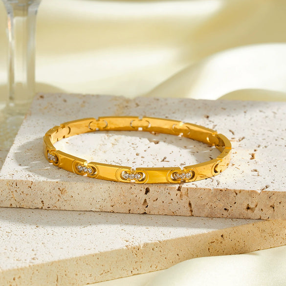 Women's Geometric Stainless Steel Bracelet With Rhinestones And 18K Gold Vacuum Plating Fashion Jewelry