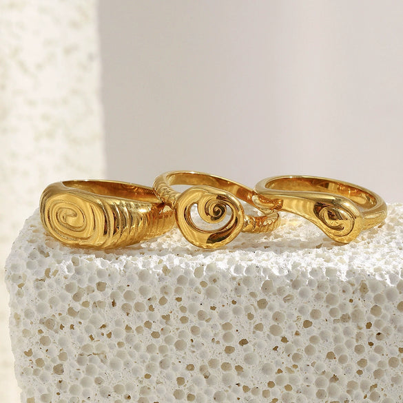 Women's Geometric Stainless Steel Electroplated 18K Gold Snake Head Eye Fingerprint Ring Luxury Hand Jewelry