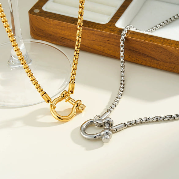 Women's Geometric Stainless Steel Necklace With 18K Gold Vacuum Plating And Regular Chain Light Luxury Fashion Jewelry
