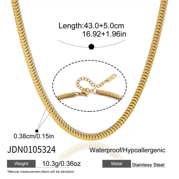 Women's Geometric Stainless Steel Necklace With Pvd Gold Plated Finish And Lobster Clasp