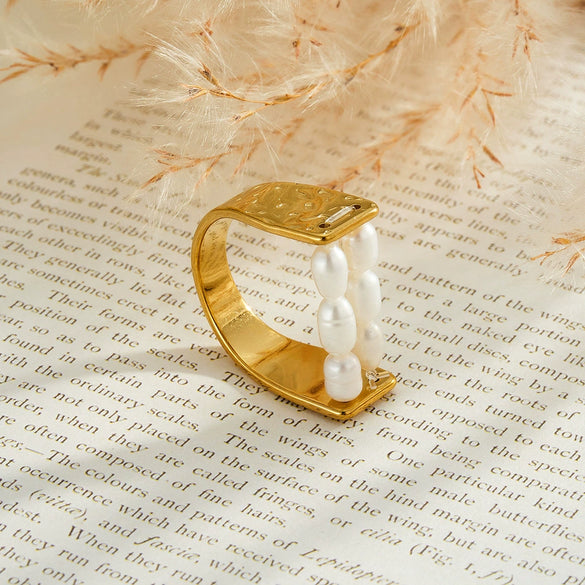 Women's Geometric Stainless Steel Ring With Pearl Inlay And 18K Vacuum Plated Finish Simple Light Luxury Accessory
