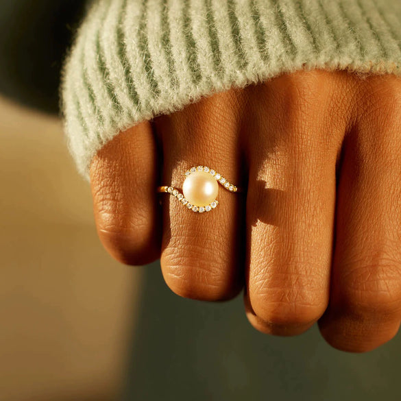 Women's Geometric Sterling Silver Pearl Eye Ring With Electroplating