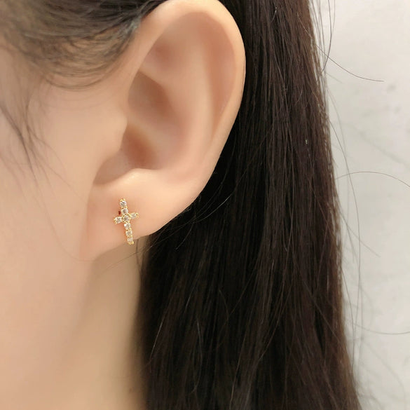 Women's Geometric Twisted Cross Stud Earrings In 925 Silver With Diamond Set Gold Tone Detail Fresh Fashion Jewelry