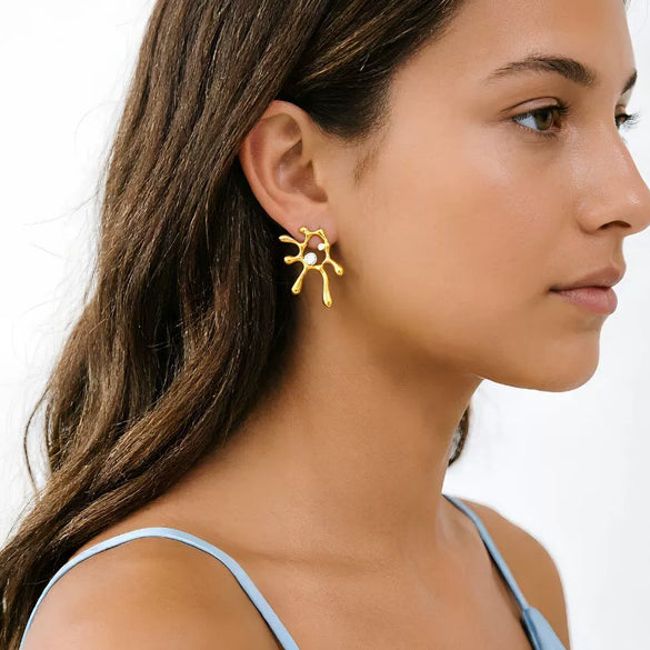 Women's Geometric Water Drop Earrings In Zinc Alloy With Diamond Studded Design And Stainless Steel Posts