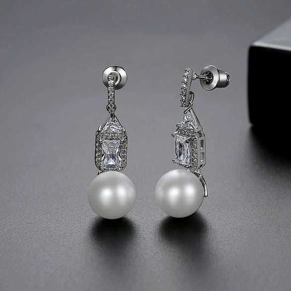 Women's Geometric Zircon And Imitation Pearl Earrings Electroplated Copper Minimalist Fashion Jewelry