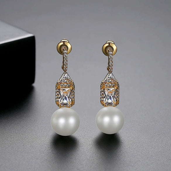 Women's Geometric Zircon And Imitation Pearl Earrings Electroplated Copper Minimalist Fashion Jewelry