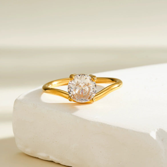 Women's Geometric Zircon Inlaid Stainless Steel Ring With 18K Vacuum Plating Simple Light Luxury Fashion Accessory
