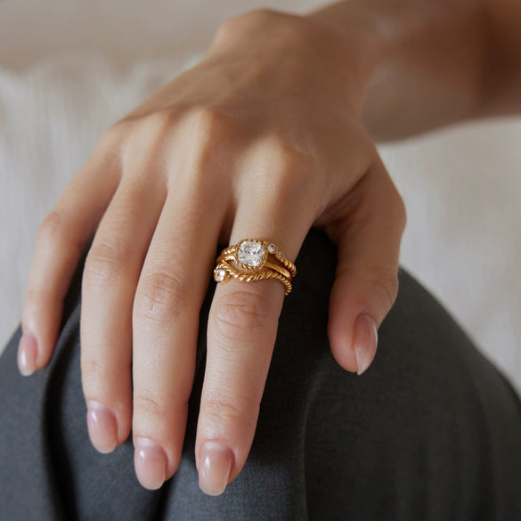 Women's Geometric Zircon Ring In Stainless Steel With Pvd Gold Plating Hypoallergenic Nonfading Fashion Jewelry