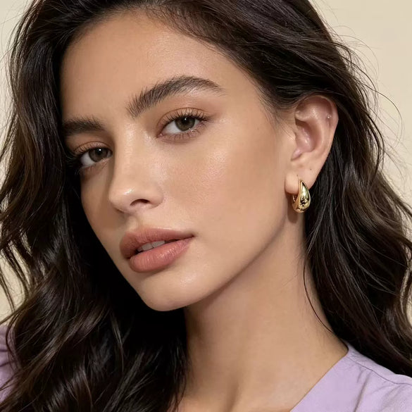 Women's Glossy Electroplated Metal Water Drop Ear Clips Simple Geometric Non Pierced Earrings