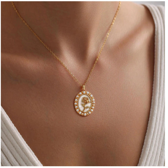Women's Gold Tone Copper Round Rose Pendant Necklace Elegant Light Luxury Geometric Floral Clavicle Chain With Electroplated Finish