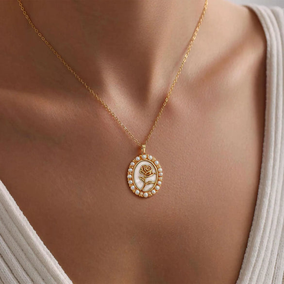 Women's Gold Tone Copper Round Rose Pendant Necklace Elegant Light Luxury Geometric Floral Clavicle Chain With Electroplated Finish