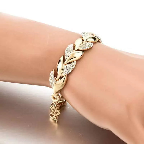 Women's Gold Tone Leaf Pattern Adjustable Bracelet Alloy Electroplated Jewelry With Full Diamond Embellishment