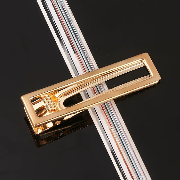 Women's Gold Tone Metal Word Clip Hairpin With Simple Floral Design And Electroplated Finish Hair Accessory