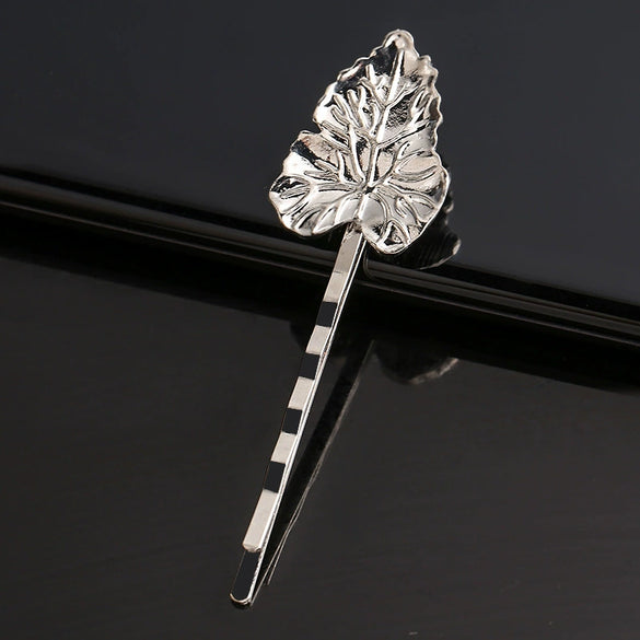 Women's Gold Tone Metal Word Clip Hairpin With Simple Floral Design And Electroplated Finish Hair Accessory