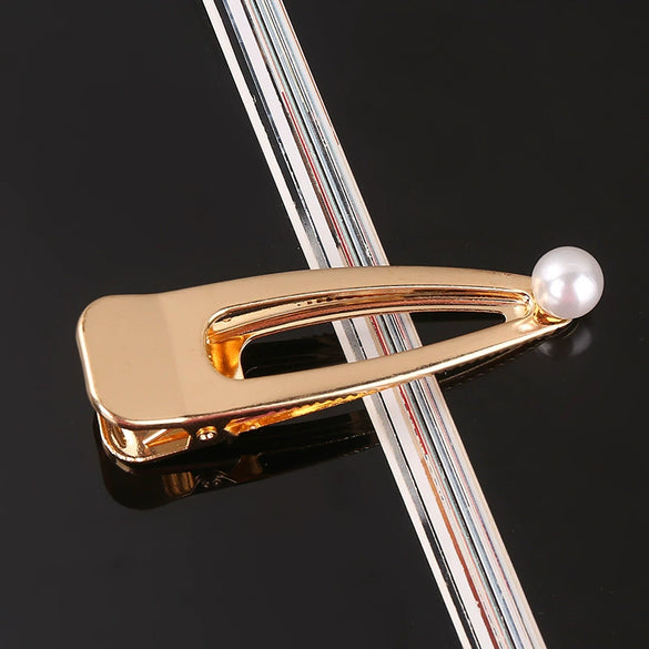 Women's Gold Tone Metal Word Clip Hairpin With Simple Floral Design And Electroplated Finish Hair Accessory