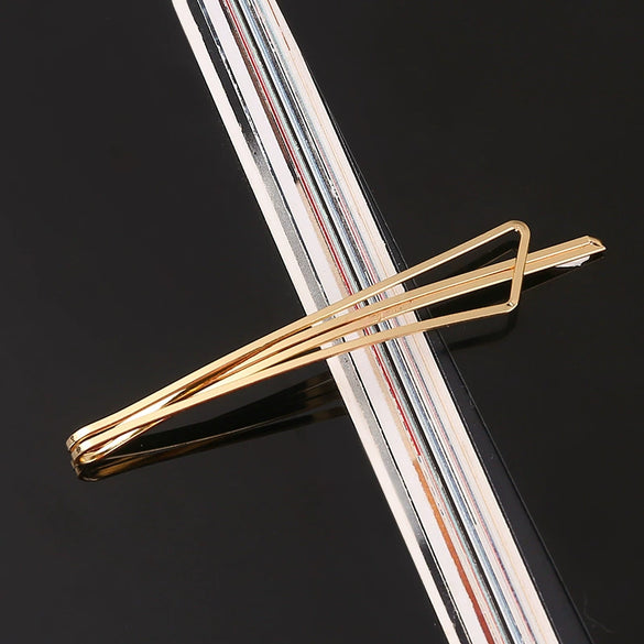 Women's Gold Tone Metal Word Clip Hairpin With Simple Floral Design And Electroplated Finish Hair Accessory