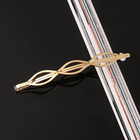 Women's Gold Tone Metal Word Clip Hairpin With Simple Floral Design And Electroplated Finish Hair Accessory