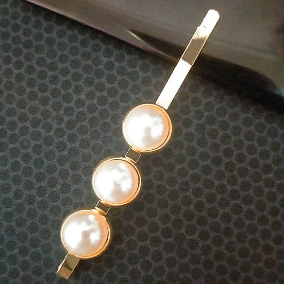 Women's Gold Tone Metal Word Clip Hairpin With Simple Floral Design And Electroplated Finish Hair Accessory