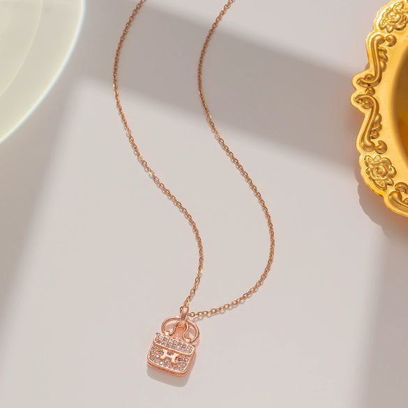 Women's Handbag Clavicle Chain Necklace In Internet Celebrity Style With H Letter And Full Diamond Made Of Gold Titanium Steel And Electroplated