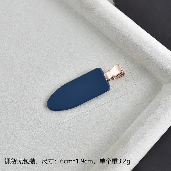 Women's Handmade Acetate Hair Side Clip With Frosted Finish Seamless Bangs Edge Barrette And Simple Letter Design