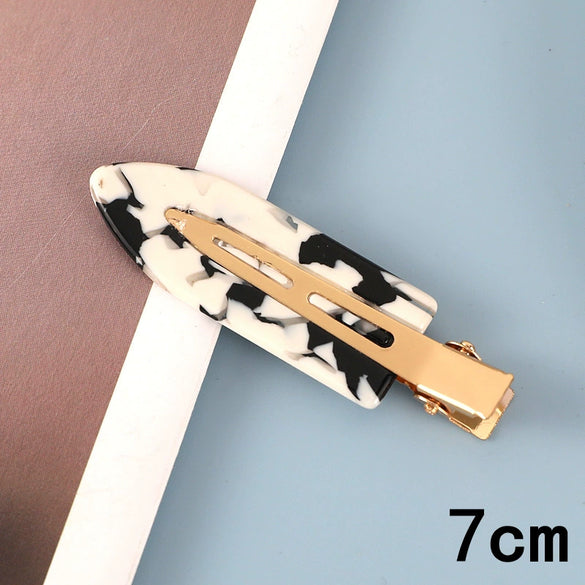 Women's Handmade Acetate Hair Side Clip With Frosted Finish Seamless Bangs Edge Barrette And Simple Letter Design