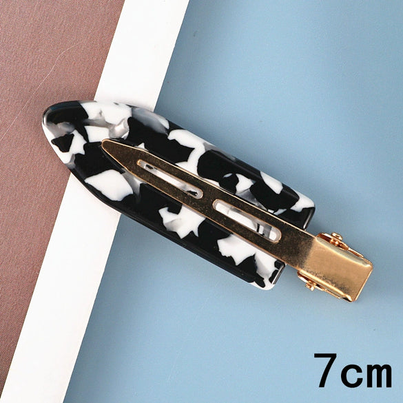 Women's Handmade Acetate Hair Side Clip With Frosted Finish Seamless Bangs Edge Barrette And Simple Letter Design