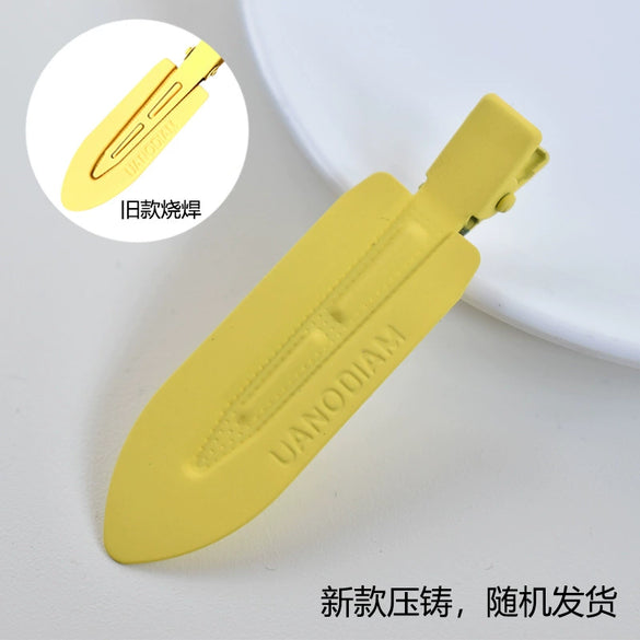 Women's Handmade Acetate Hair Side Clip With Frosted Finish Seamless Bangs Edge Barrette And Simple Letter Design
